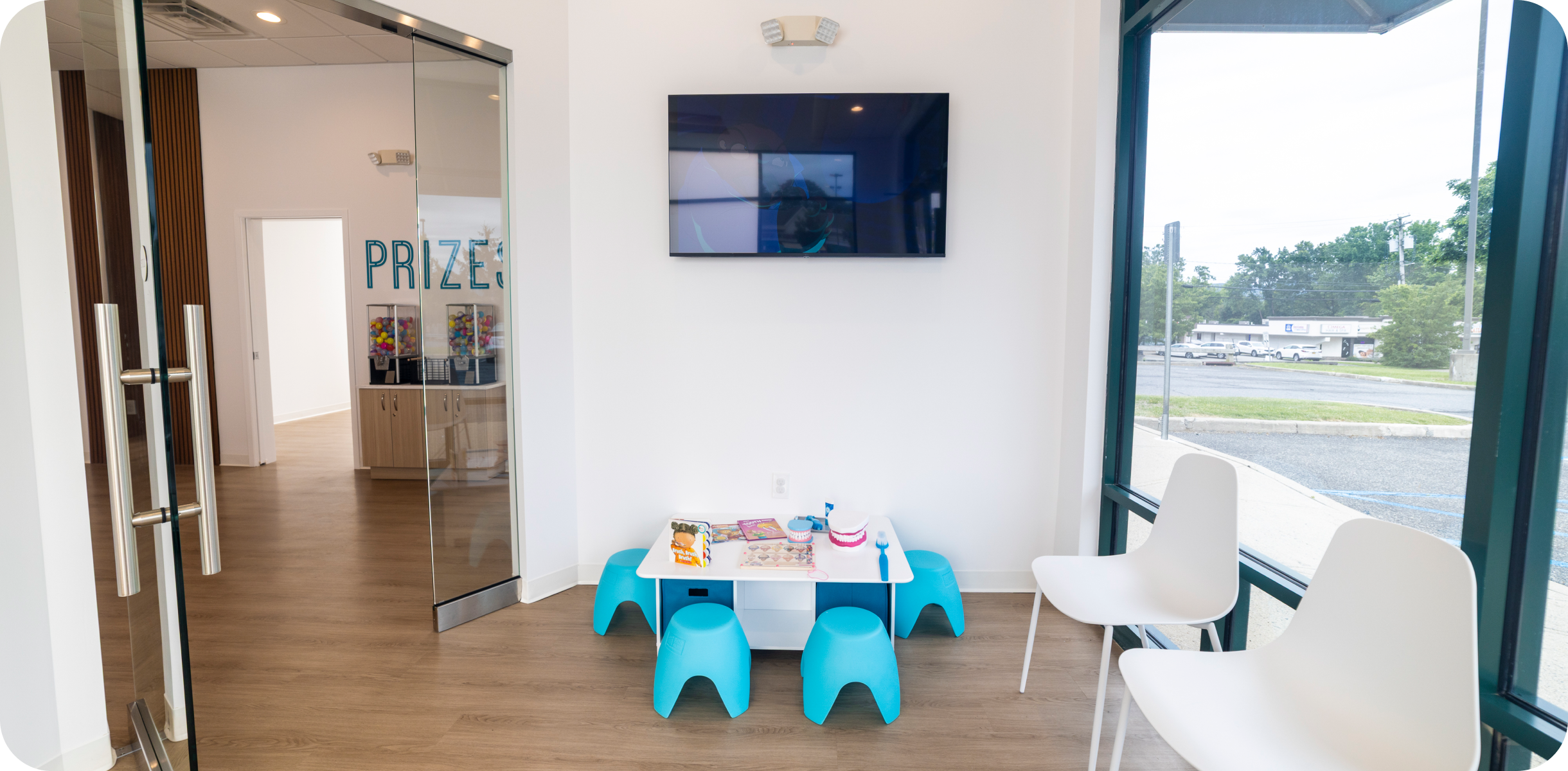 Child-friendly waiting area at Everyday Smiles Pediatric Dentistry