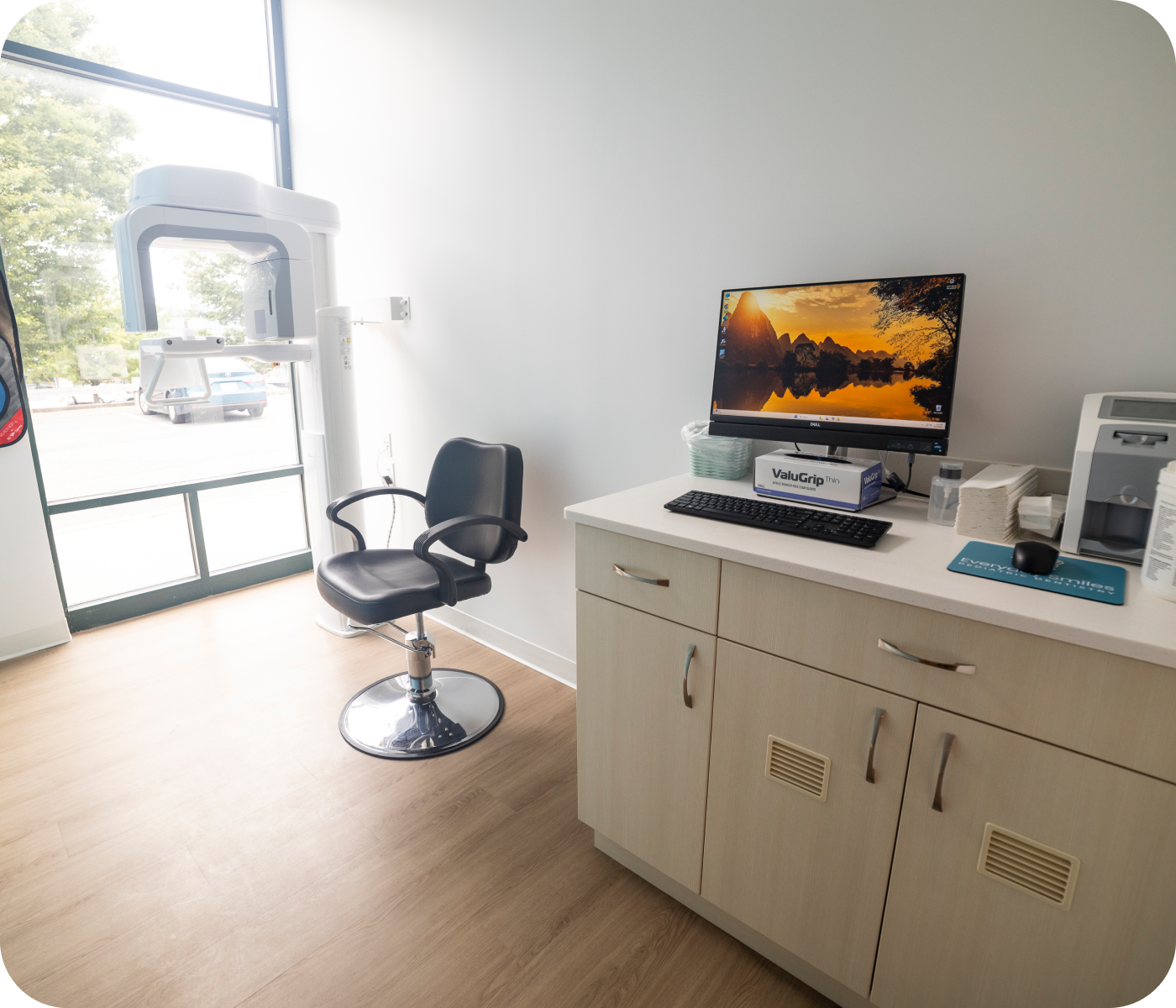 Pediatric dental treatment room at Everyday Smiles Pediatric Dentistry in New Windsor, NY